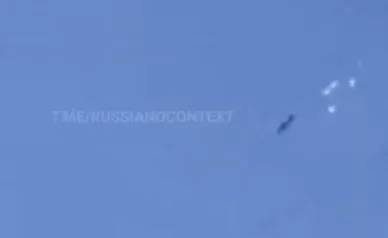 Screenshot: Russische X-101 Rakete schießt Täuschkörper ab