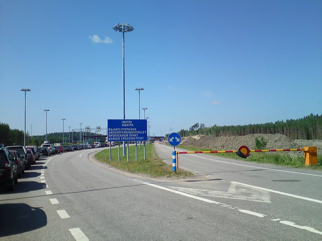 International border crossing on the Finnish-Russian border in Imatra, Finland. Photo: Alexey Ivanov