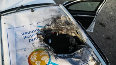Zerstörtes Fahrzeug von World Central Kitchen in Gaza. EPA-EFE/MOHAMMED SABER